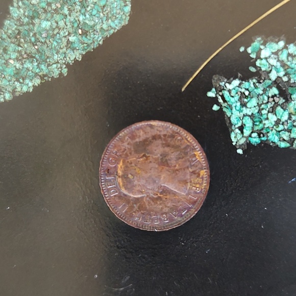 Vintage Couroc Tray, Black Resin Tray, Leaf Design with International Coins | - Picture 6 of 8